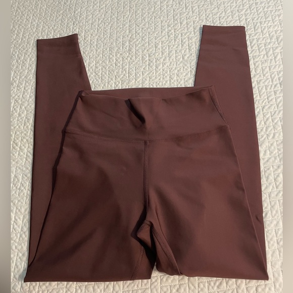Peloton Leggings Burgandy Medium  Euc - Picture 3 of 4
